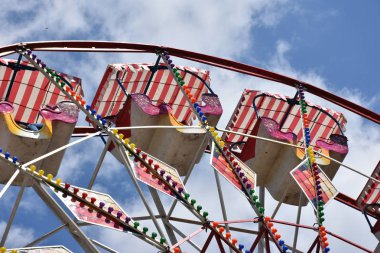 Gökyüzüne ve spora karşı atlıkarınca