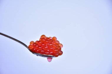 balık tan kırmızı havyar