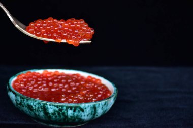 balık tan kırmızı havyar