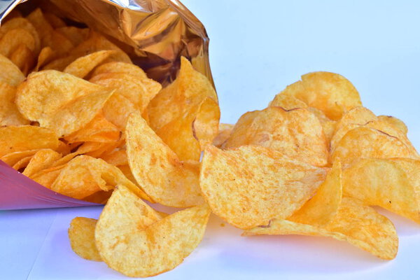 картофельные чипсы
 