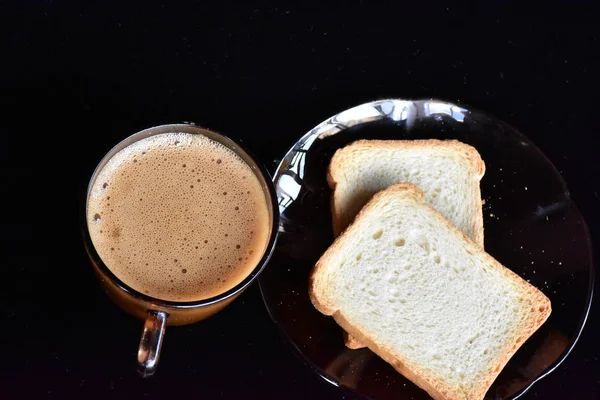 Kaffe Och Vitt Bröd Närbild — Stockfoto