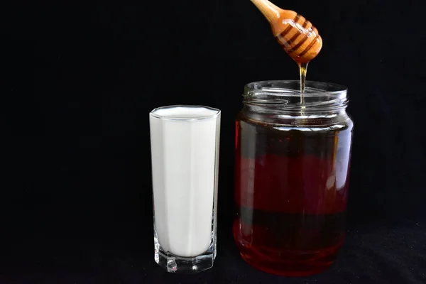 Γάλα Και Μέλι Κοντά — Φωτογραφία Αρχείου