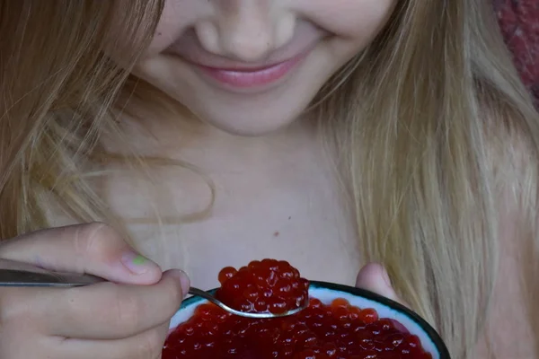 Child Eats Red Caviar Fish — Stock Photo, Image