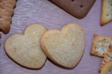 kalp şeklinde kurabiye yakın çekim 