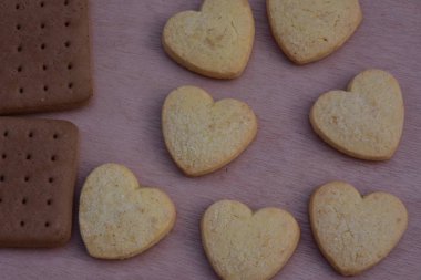 kalp şeklinde kurabiye yakın çekim 