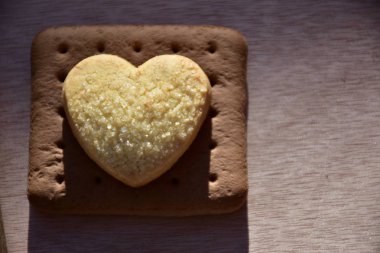 kalp şeklinde çerez yakın çekim 