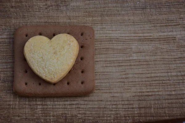 kalp şeklinde çerez yakın çekim 