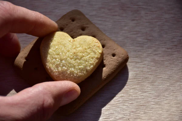 kalp şeklinde çerez yakın çekim 