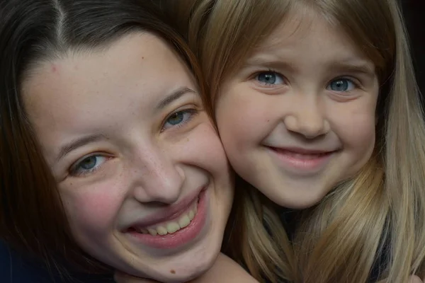 Gyönyörű Portré Két Lányról — Stock Fotó