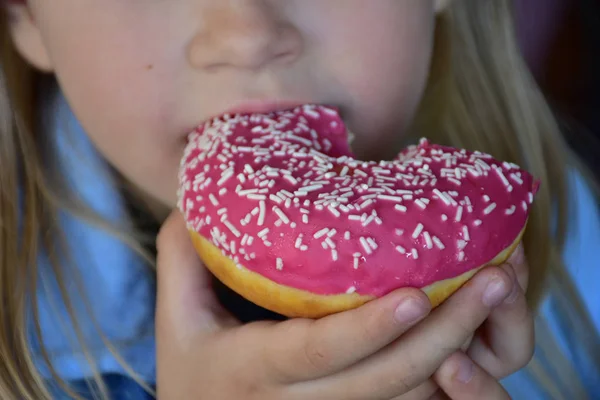 Girl Doughnut Close — Stock Photo, Image