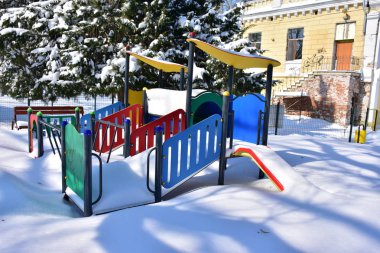 Karda güzel bir oyun alanı