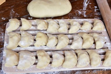 Kaynar kadar-Varenyky (mantı), geleneksel Ukrayna mutfağı