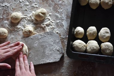 kızarmış lahana ile turta hazırlama 