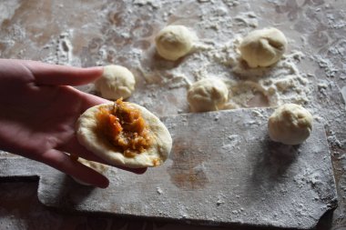 kızarmış lahana ile turta hazırlama 