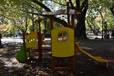 Parktaki güzel oyun parkı