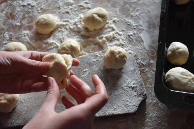 kızarmış lahana ile turta hazırlama 