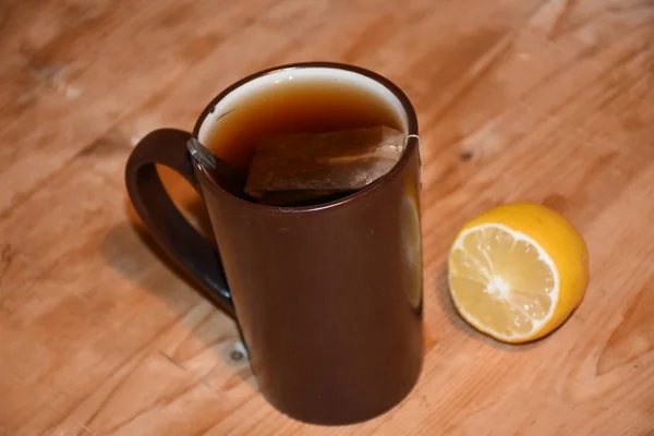 Чай Лимоном Деревянном Столе — стоковое фото