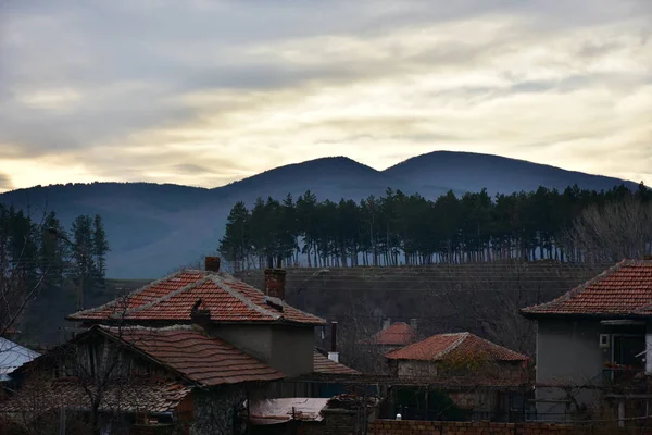 Vackra Bergslandskap Och Hus — Stockfoto