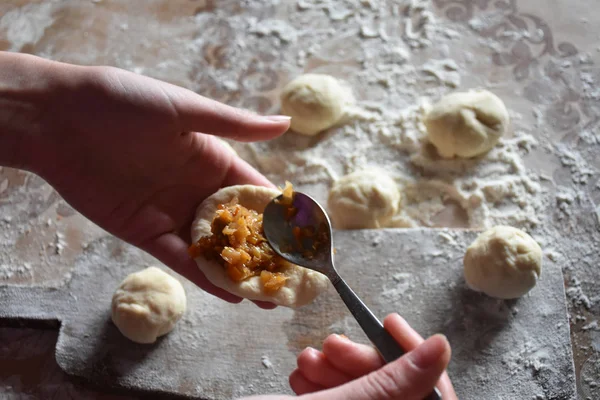 kızarmış lahana ile turta hazırlama 