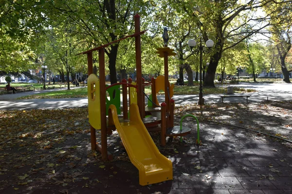 Parktaki güzel oyun parkı