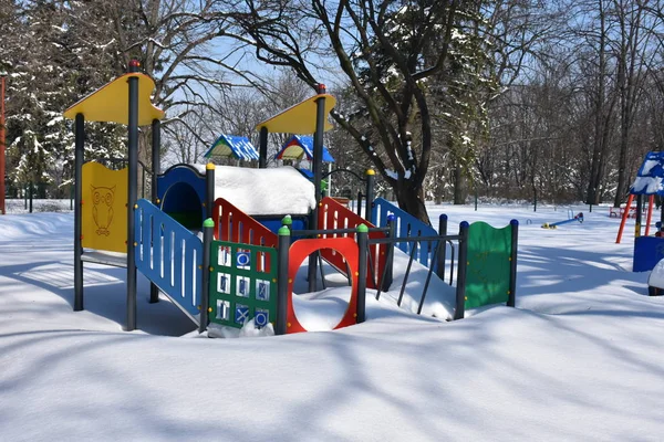 Mooie Speeltuin Sneeuw — Stockfoto