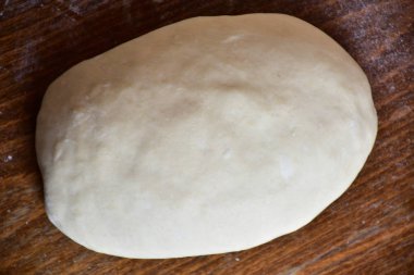 Çiğ hamur. Ukrayna ulusal mutfağı. Hamur köftesi. Vareniki. Pelmeni.