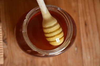 Cam Kavanoz ve tahta sopa tatlım 