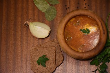 Ukraynalı borsch kil çanağı