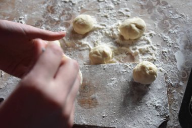 kızarmış lahana ile turta hazırlama 