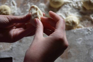 kızarmış lahana ile turta hazırlama 