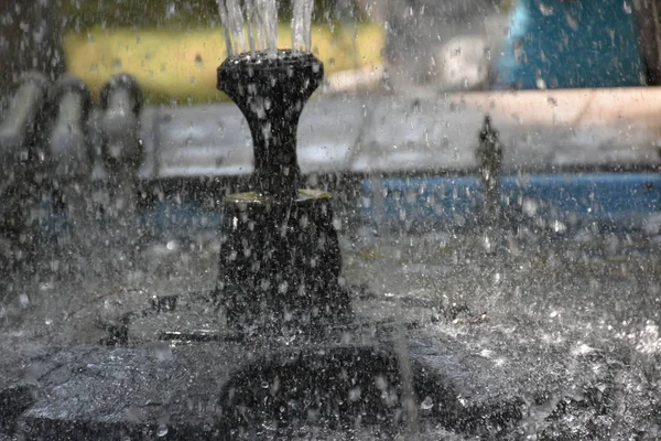 Gocce Acqua Dalla Fontana — Foto Stock