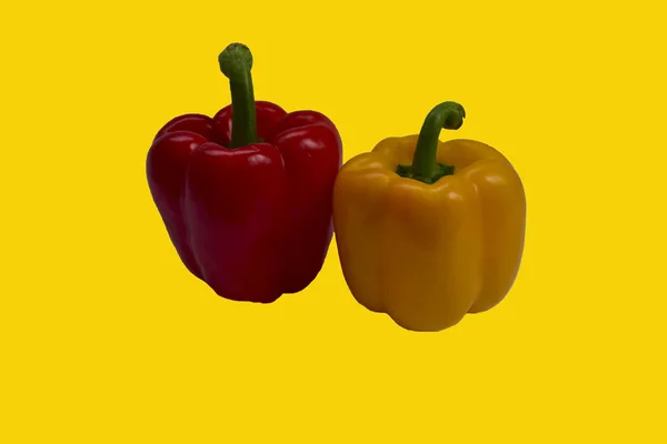Paprika Auf Gelbem Hintergrund — Stockfoto