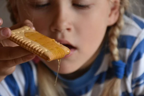 Baby Eating Honey — Stock Photo, Image