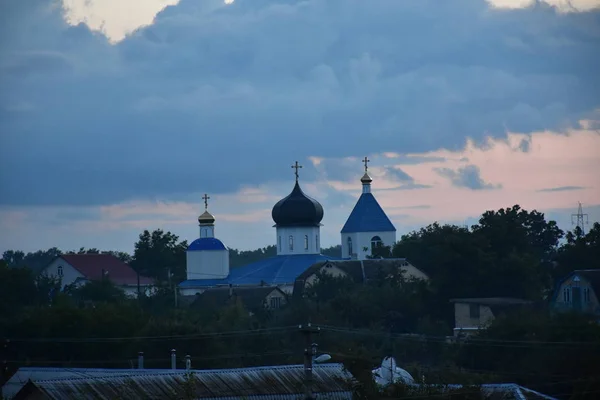 Kyrkan Mot Himlen — Stockfoto