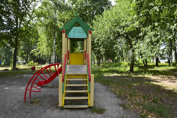 Parktaki güzel oyun parkı