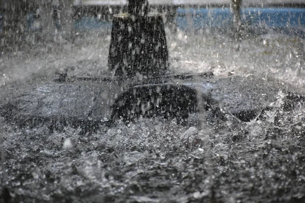 Wassertropfen Aus Brunnen — Stockfoto