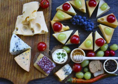 çeşitli mezeler yakın 