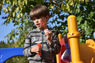 bebek yakın kabarcıklar darbeler