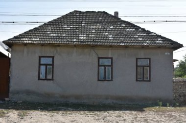 Duvarda nesneler ve bir pencere inşa etmek