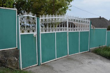 Köyün eski kapısı.