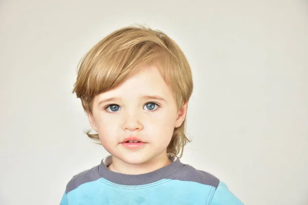 Hermoso Retrato Niño Pequeño Sonrisa — Foto de Stock