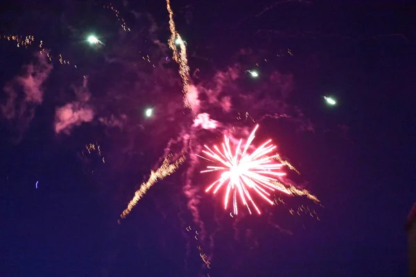 Colorful Unfocused Fireworks Explosion Night — 图库照片