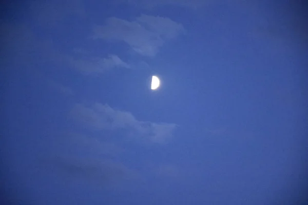 Piękny Księżyc Niebie — Zdjęcie stockowe