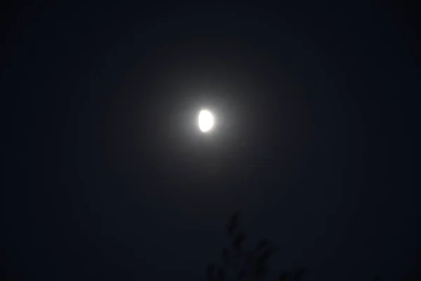 Όμορφο Φεγγάρι Στον Ουρανό — Φωτογραφία Αρχείου