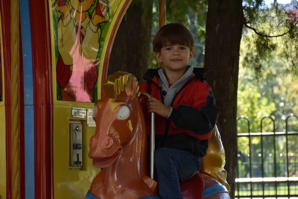 Crianças Brincam Parque Infantil — Fotografia de Stock