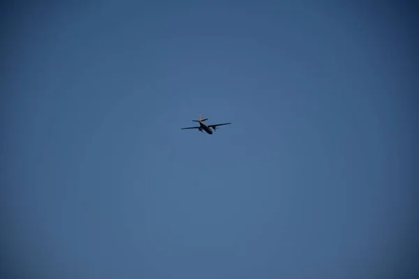 Letadlo Obloze Mraky — Stock fotografie