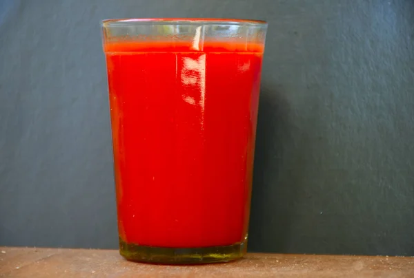 Bright Red Tomato Juice Glass — стоковое фото