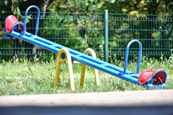 Gyönyörű Játszótér Parkban — Stock Fotó