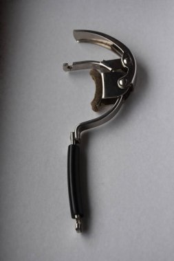 Gitar için sıcak metal Capodaster 'ı kapat.