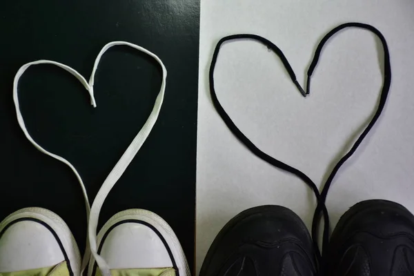 Boty Tkaničky Tvaru Srdce Zblízka Záběr — Stock fotografie